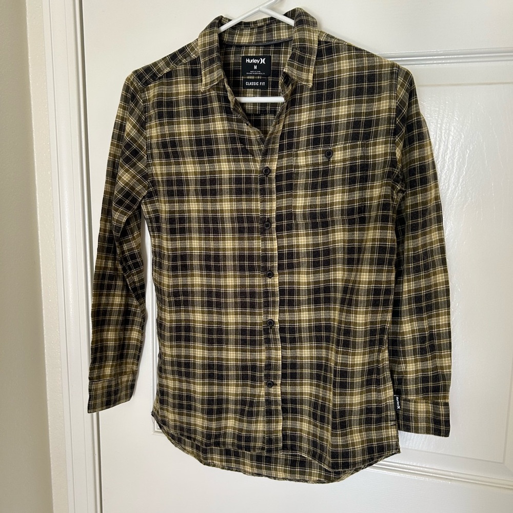 Hurley Boys Black and Yellow Plaid Flannel ✨BOGO ✨